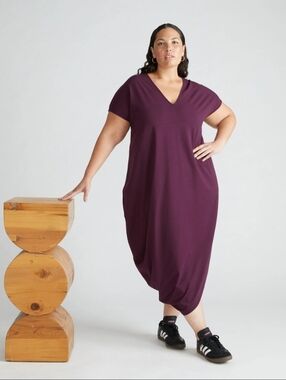 Universal Standard Iconic Geneva V-Neck Dress Acai Purple Size Medium (18-20)